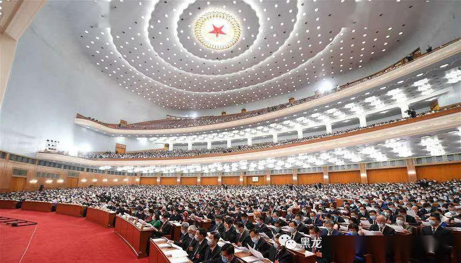 經濟管理系組織學生觀看兩會開幕式 提升接待業務素養